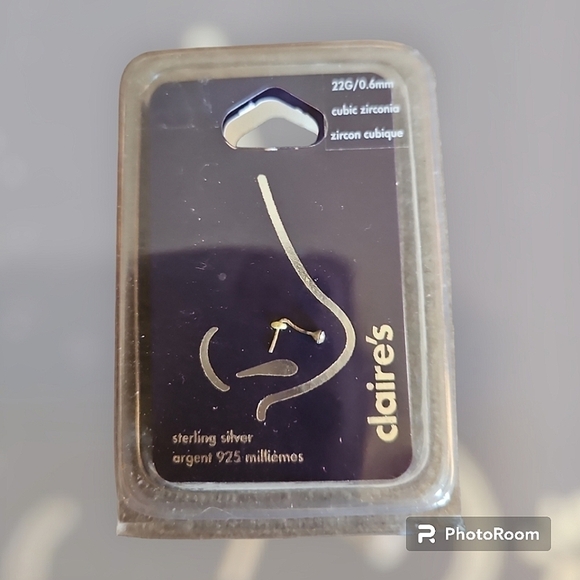 3/$30 CLAIRE'S Sterling Silver 925 Cubic Zirconia 22G .6mm Nose Ring - Picture 1 of 5